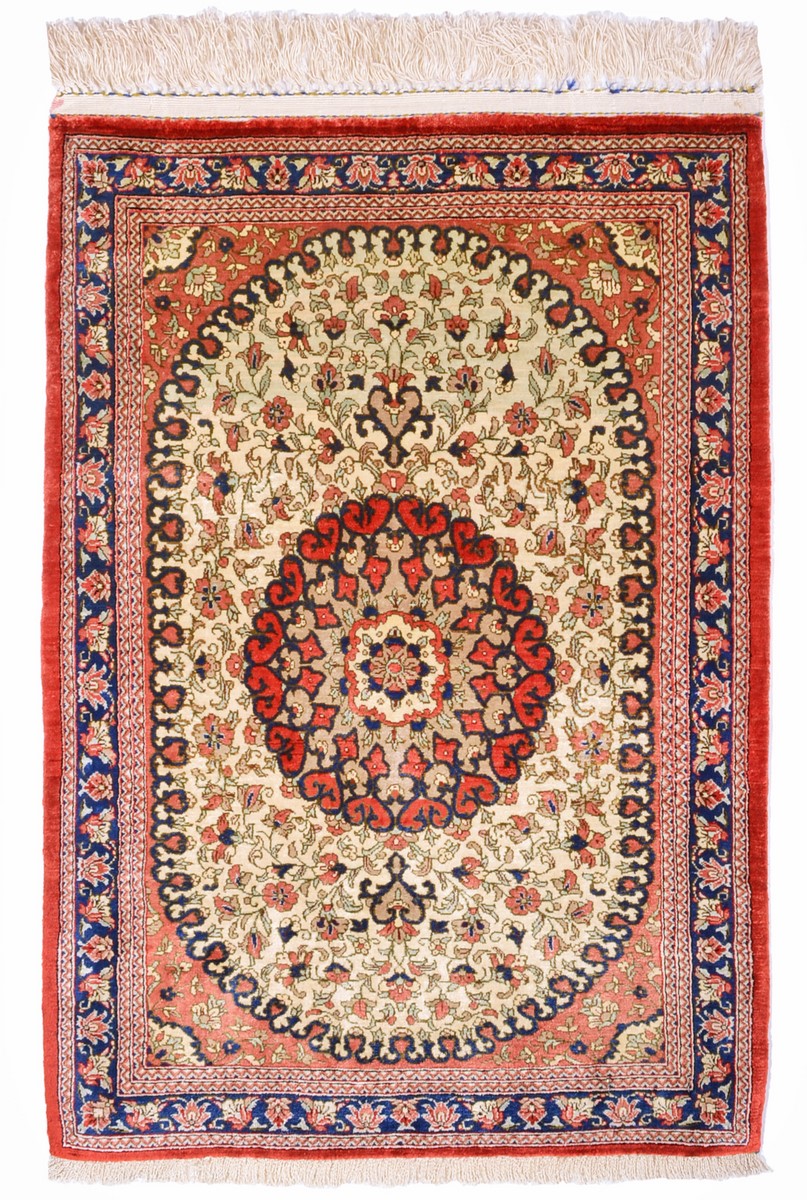 Persian Rug Qum Silk 2'7"x1'10" 2'7"x1'10", Persian Rug Knotted by hand