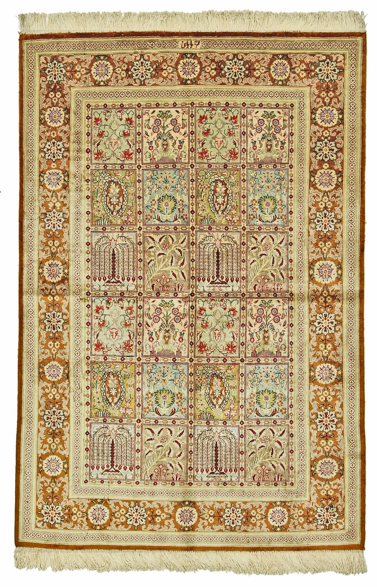Persian Rug Qum Silk 4'11"x3'3" 4'11"x3'3", Persian Rug Knotted by hand
