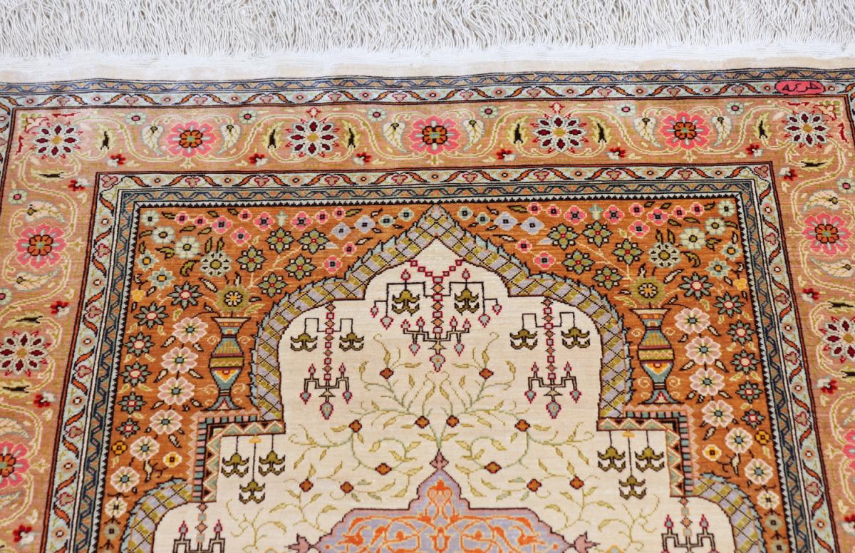  Hereke Silk 4'0"x2'6" 4'0"x2'6", Persian Rug Knotted by hand