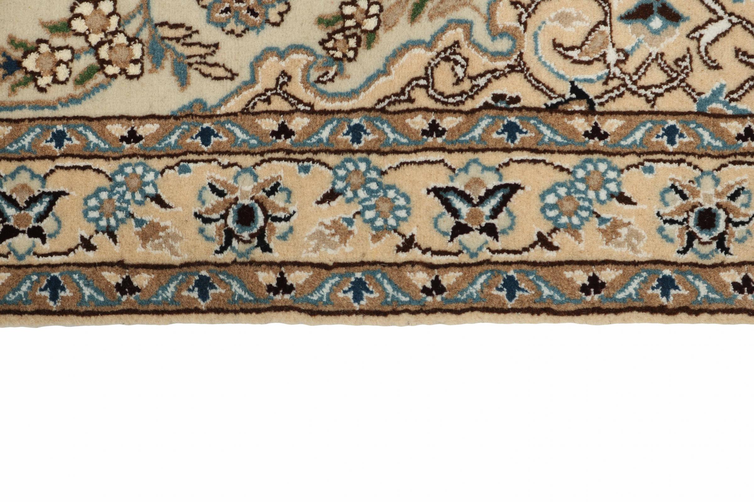 Lilian 132x109 ID227307  NainTrading: Oriental Carpets in 150x100