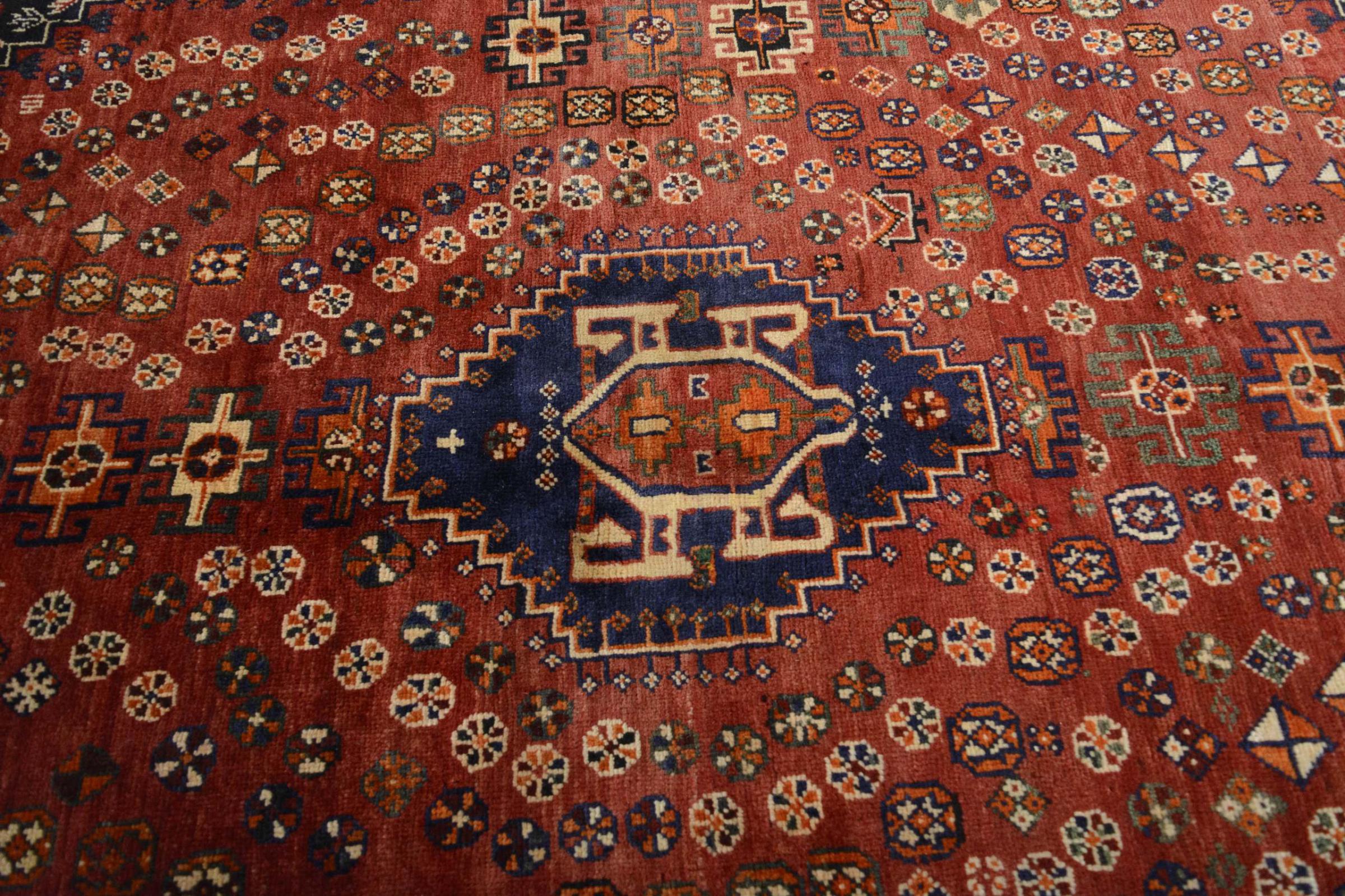 Shiraz 251x147 ID208533  NainTrading: Oriental Carpets in 240x170