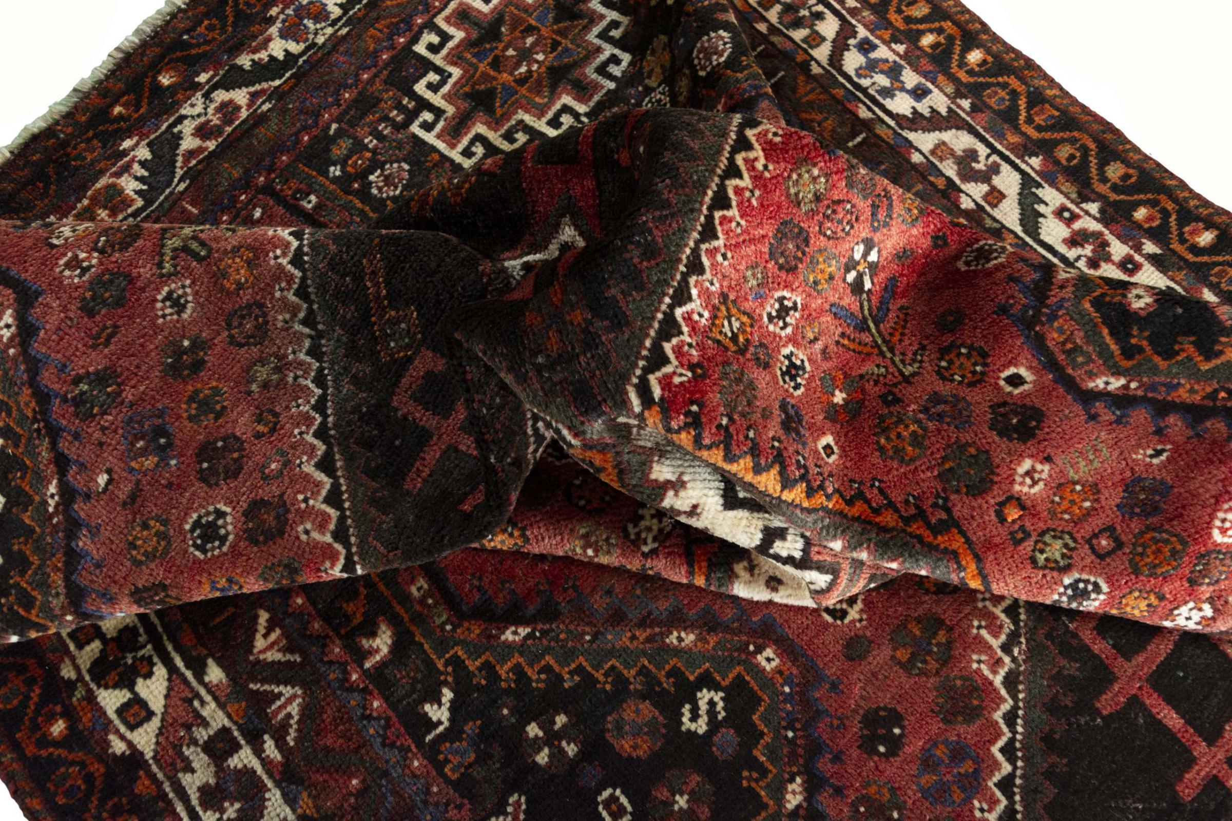 Shiraz 251x147 ID208533  NainTrading: Oriental Carpets in 240x170