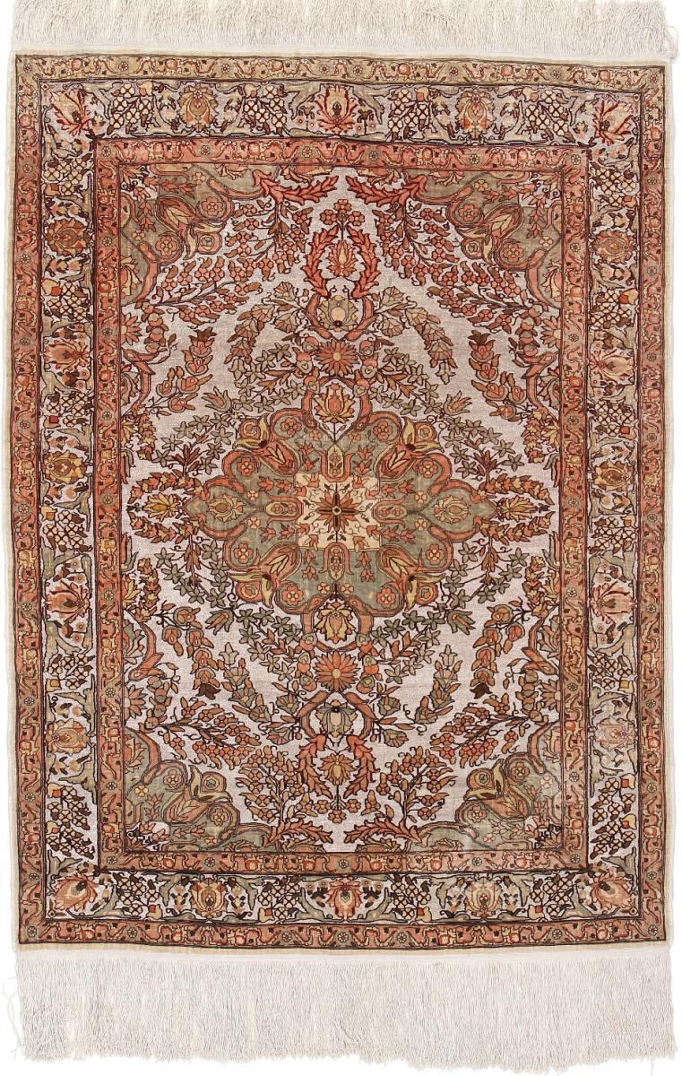  Hereke 4'8"x3'5" 4'8"x3'5", Persian Rug Knotted by hand