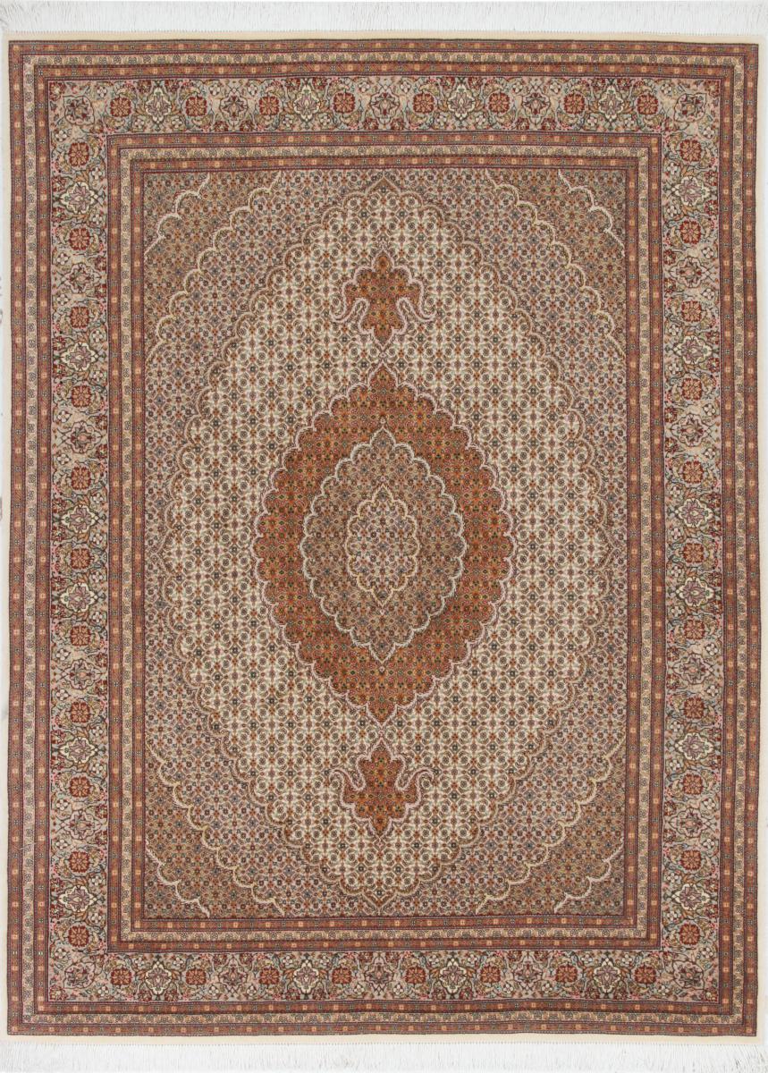 Persian Rug Tabriz 50Raj 6'9"x5'2" 6'9"x5'2", Persian Rug Knotted by hand
