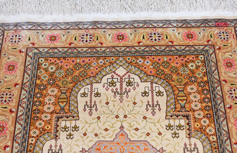  Hereke Silk 4'0"x2'6" 4'0"x2'6", Persian Rug Knotted by hand