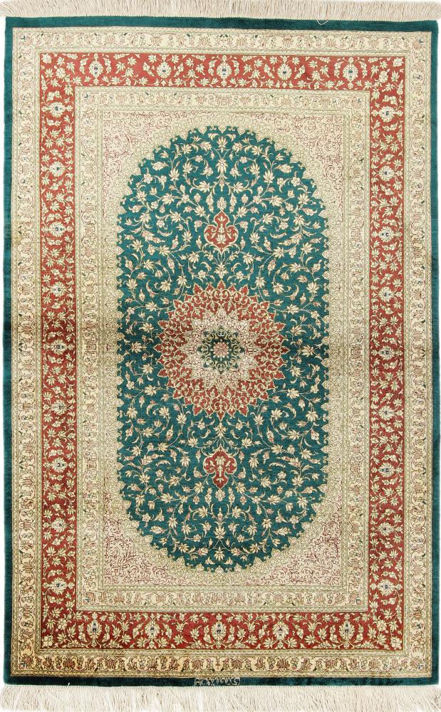 Persian Rug Qum Silk 4'10"x3'1" 4'10"x3'1", Persian Rug Knotted by hand