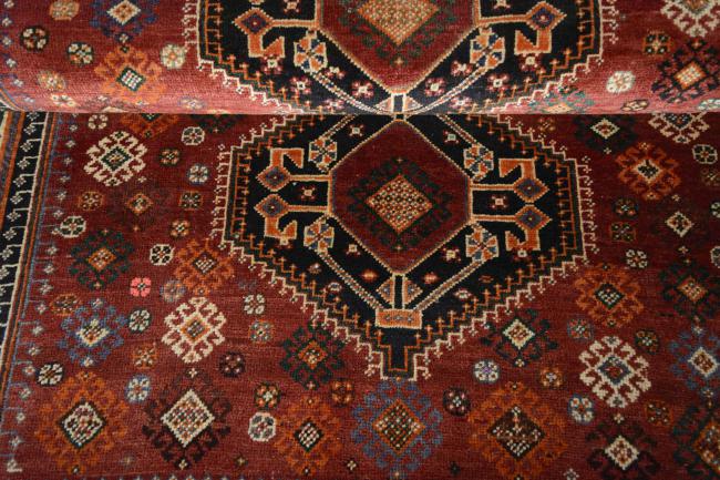 Shiraz 251x147 ID208533  NainTrading: Oriental Carpets in 240x170