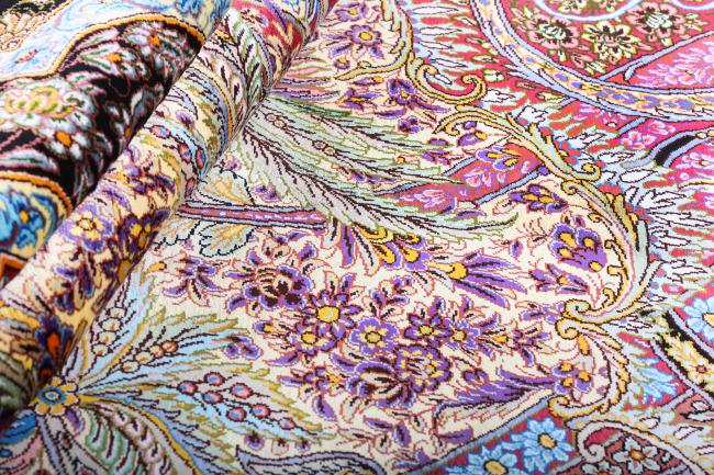 Qum Silk Signed - 9