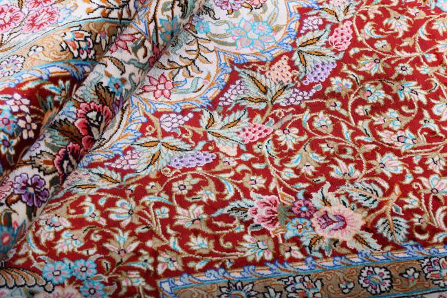 Qum Silk Signed - 10