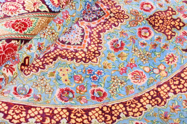 Qum Silk Signed - 10